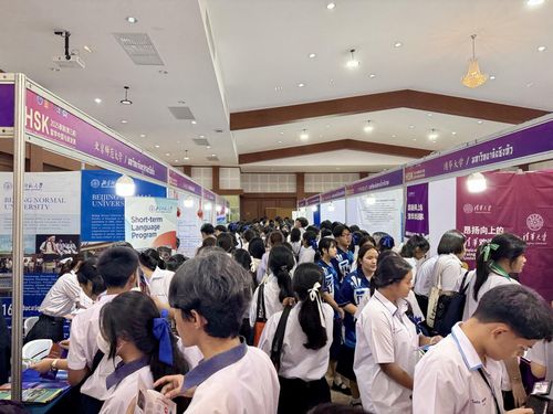 漢語橋梁，美甲添彩——記泰國第三屆HSK留學(xué)中國與就業(yè)展中的特色服務(wù)